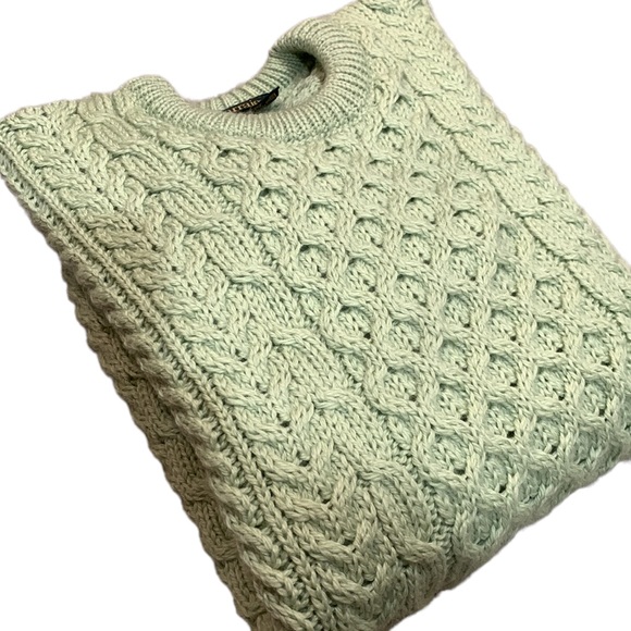 💕Carraig Donn Irish 100% Merino Wool Irish Sweater NWOT - Picture 3 of 7